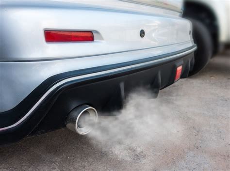 can a car exhaust leak cause carbon monoxide poisoning|Carbon monoxide poisoning in cars rare but deadly, experts say